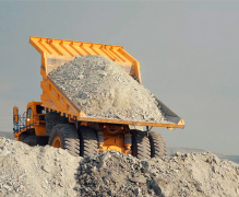 Camião dumper articulado carregado com terra - Categoria Dumpers