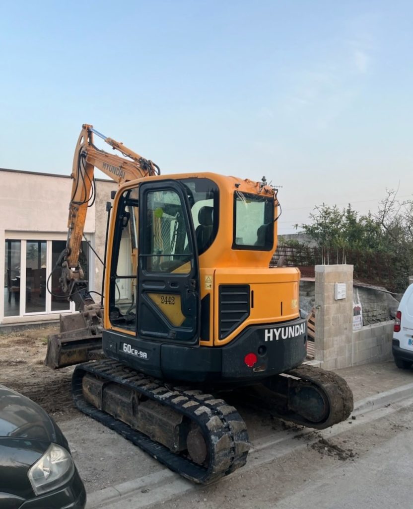 Hyundai R60CR-9A
