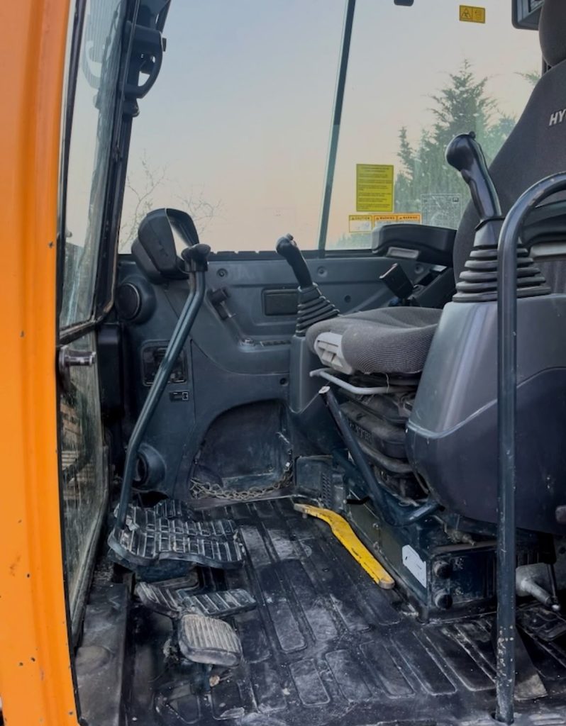 Hyundai R60CR-9A